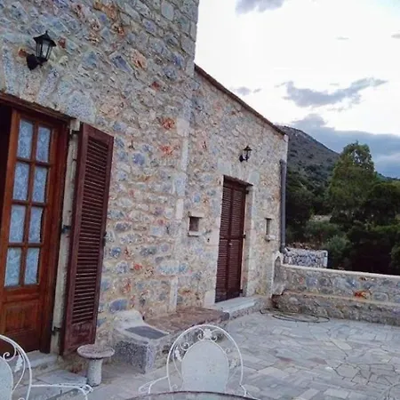 Lodge γαλήνη στα πιο άγρια τοπία της μάνης *