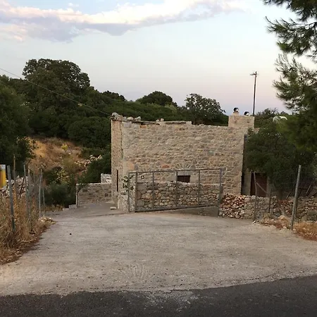 γαλήνη στα πιο άγρια τοπία της μάνης *